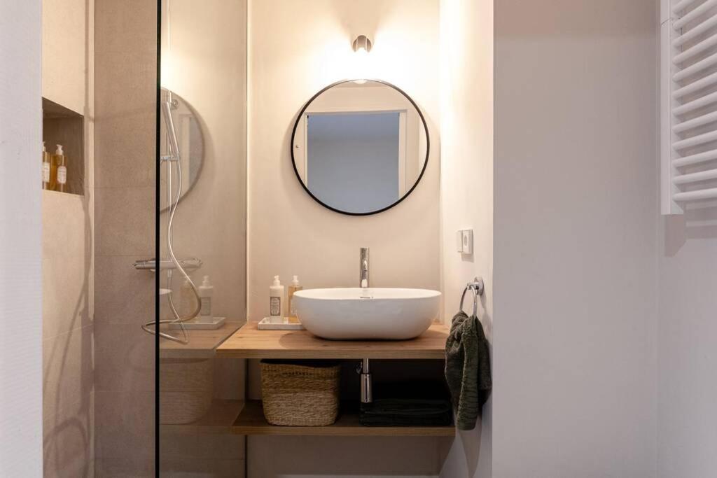 Velo Vern 1 Beautiful New Apartment 2 Bed Ensuite Girona Exteriör bild