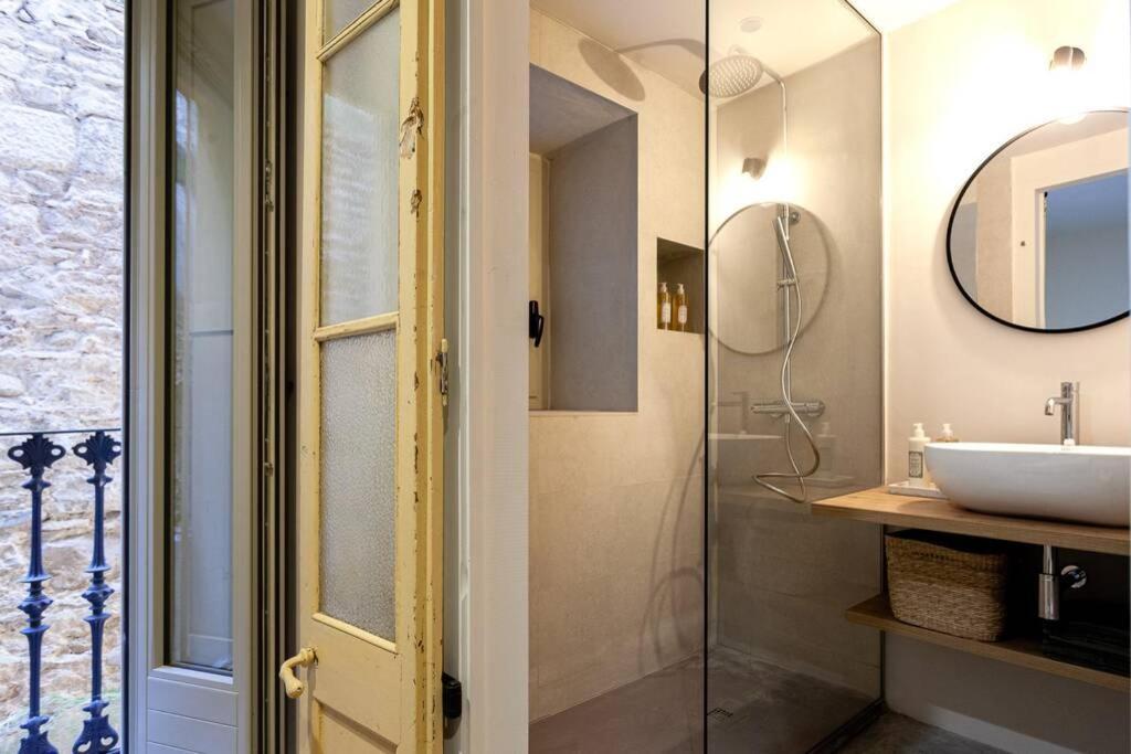 Velo Vern 1 Beautiful New Apartment 2 Bed Ensuite Girona Exteriör bild